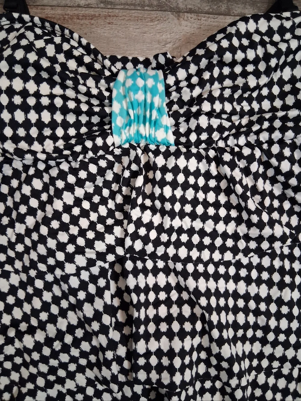 24th & Ocean Black, White, Turquoise Ruffle Tankini Swim Top Women's Size M